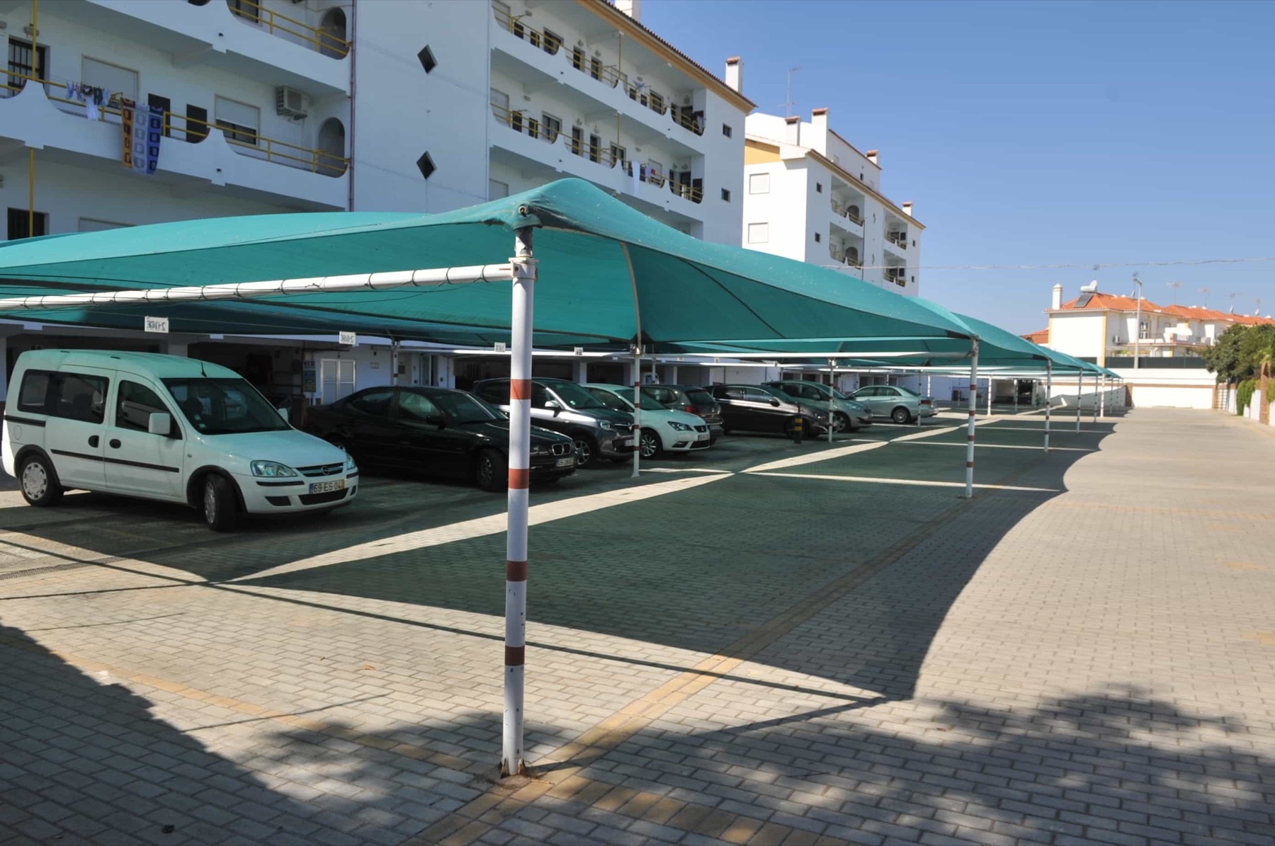 Estacionamento privativo — Altura, Algarve